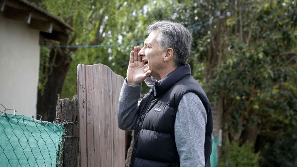 En plena recesión económica, los amarillos apuestan al método que ya les dio resultado.