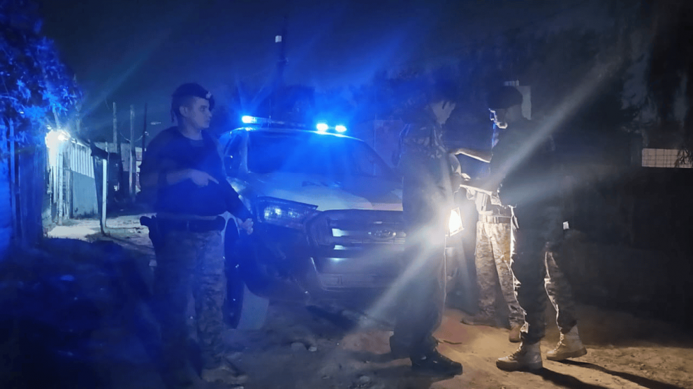 Violento asalto a jubilados en Bernal: intensa búsqueda para atrapar a los tres delincuentes
