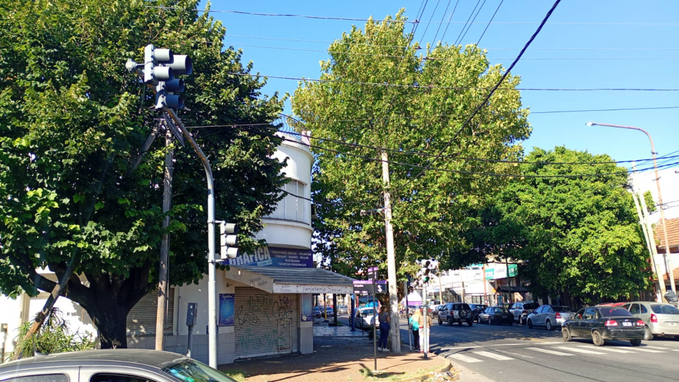 Vecinos de Quilmes Oeste alertan por un transformador en mal estado y temen una explosi�n