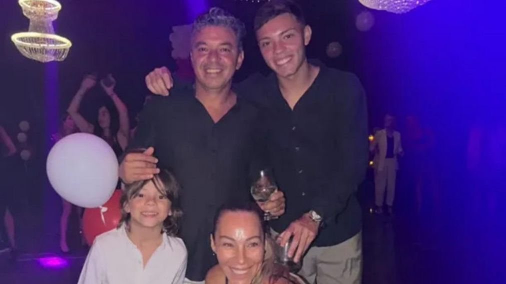 Gallardo festejó su cumpleaños con tres ídolos de River, dos rockeros y con chicana a Boca: las fotos y videos