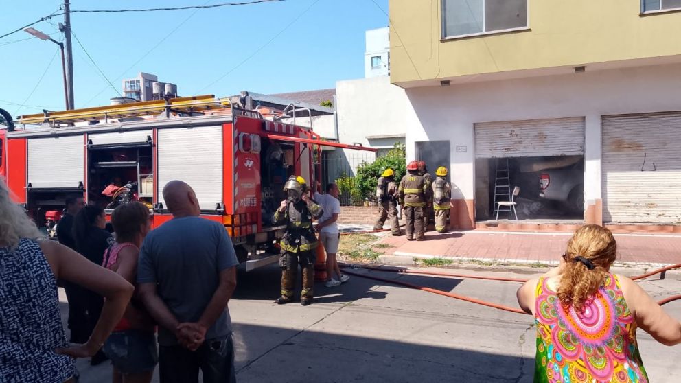 Susto y operativo de emergencia por incendio en Quilmes Oeste