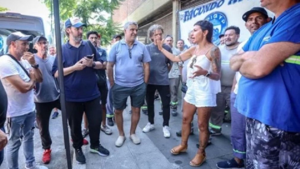 Mayra Mendoza, junto a trabajadores despedidos de Sealed Air: fuertes declaraciones contra Javier Milei