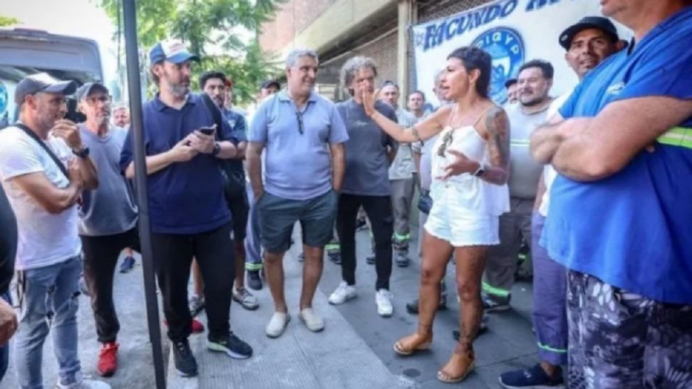 Mayra Mendoza, junto a trabajadores despedidos de Sealed Air: fuertes declaraciones contra Javier Milei