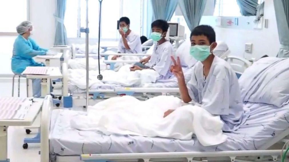 Los menores se recuperan en el hospital.