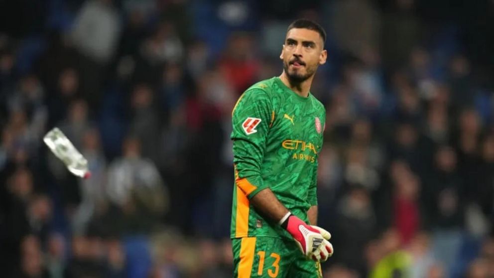 Video: la picante reacción de Paulo Gazzaniga tras el botellazo que le tiraron los hinchas de Españyol en la victoria de Girona