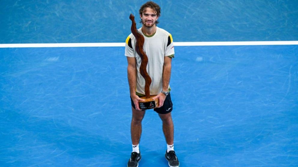Tomas Machac aprovechó su letal servicio, le ganó a Ugo Humbert y se consagró campeón del ATP 250 de Adelaida