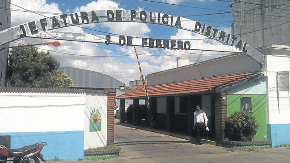 Explotó bomba casera frente a escuela de Policía