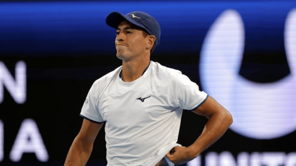 Sebastián Báez cometió errores insólitos, no pudo con Jakub Mensik y es subcampeón del ATP 250 de Auckland