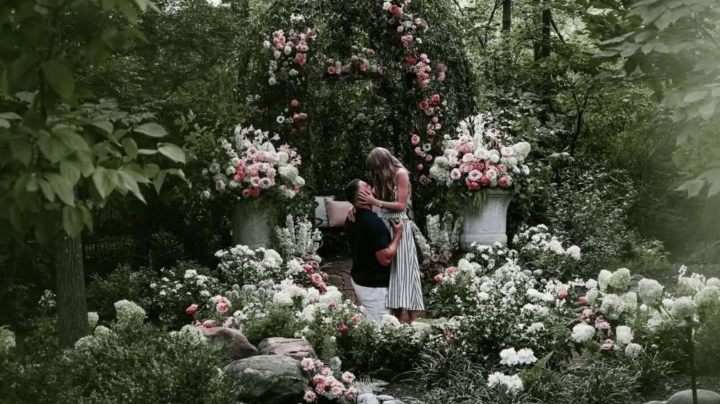 C�mo el compromiso de Taylor Swift y Travis Kelce se convirti� en un fen�meno millonario