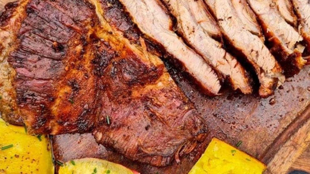 El corte de carne de cerdo que es económico y se convierte en la estrella de los asados.