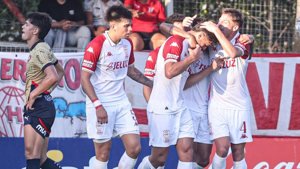 Huracán destrozó a Cerro Porteño y abrió el año de manera inmejorable