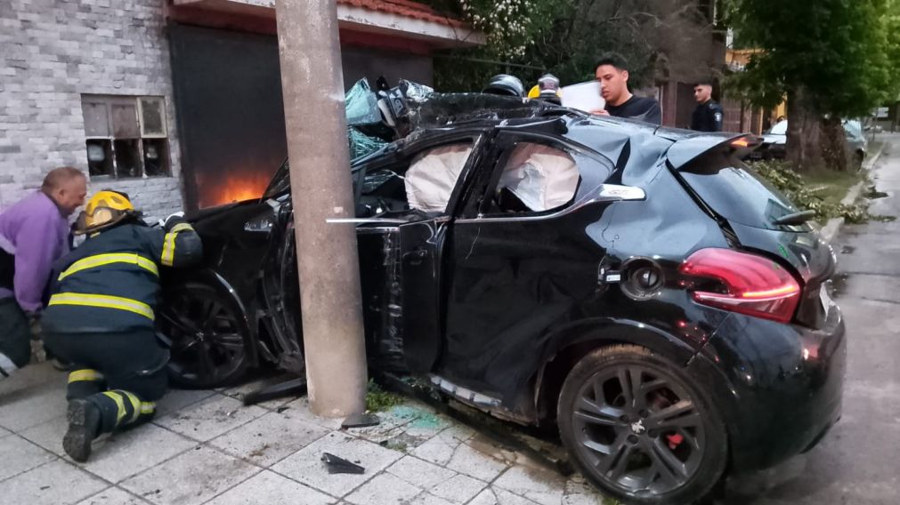 Violento choque en Barrio Parque Bernal