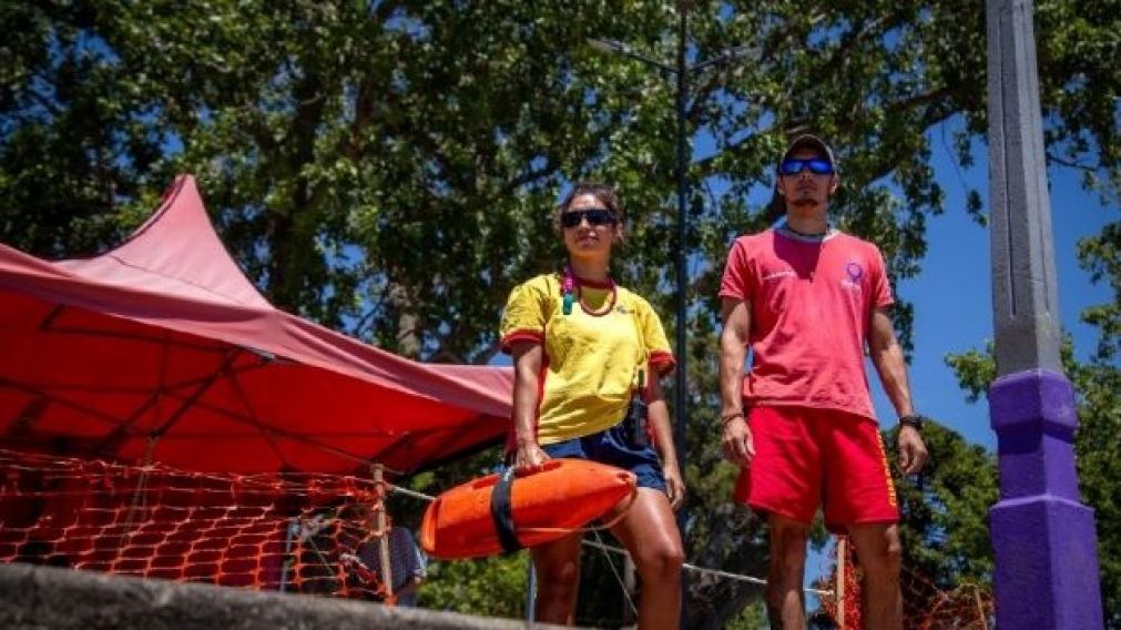 Rápido rescate en la Ribera: una mujer fue asistida tras ingresar al río
