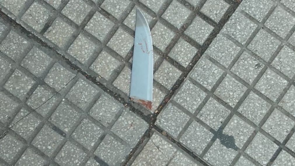 Una de las armas blancas usadas en la pelea
