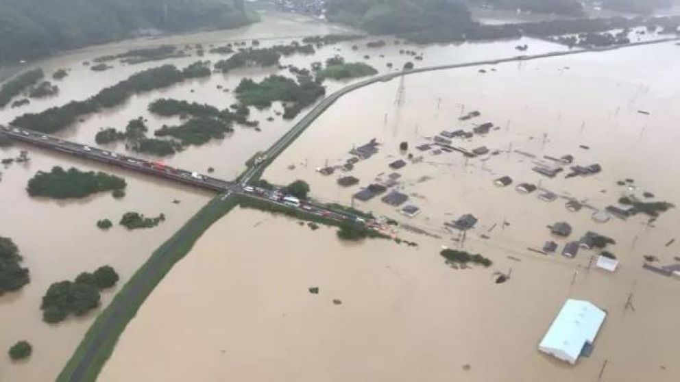 Las inundaciones azotan a todo Japón.