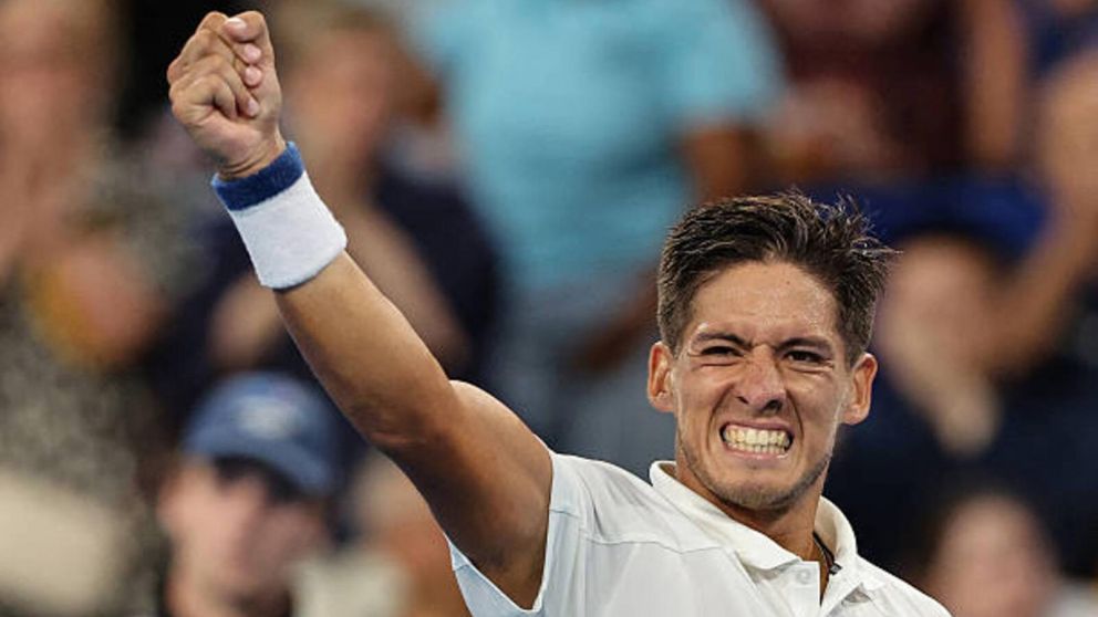 Sebastián Báez se llevó una trabajado triunfo ante Emilio Nava en su debut en el ATP 250 de Auckland