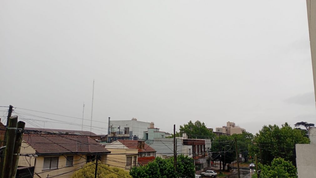 Paraguas y abrigo liviano para despedir noviembre: c�mo estar� el clima en el AMBA