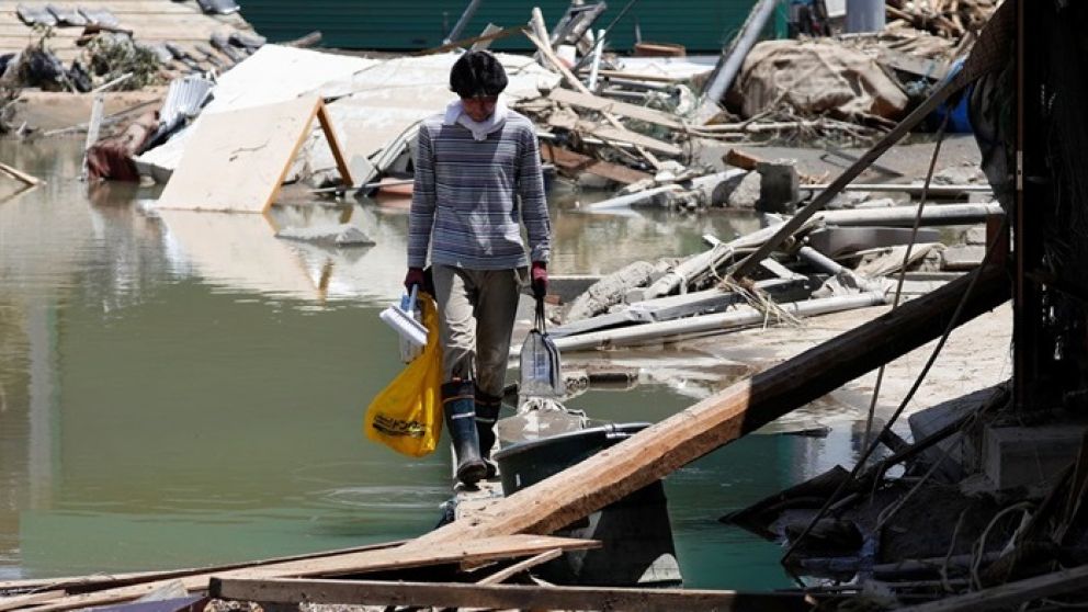 Continúa la búsqueda de personas desaparecidas tras las inundaciones.