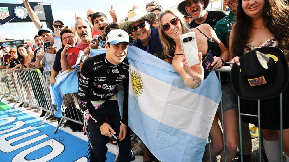 "Checo" Pérez elogió a Franco Colapinto y arremetió contra los que critican el proceso del piloto argentino en la Fórmula 1