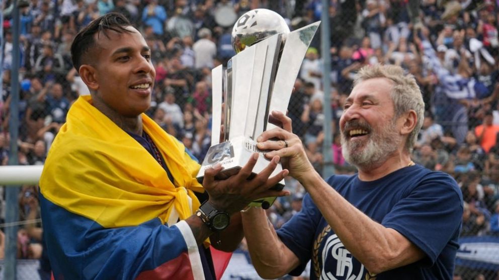 Daniel Vila desminti� una oferta de River a Independiente Rivadavia por Sebasti�n Villa