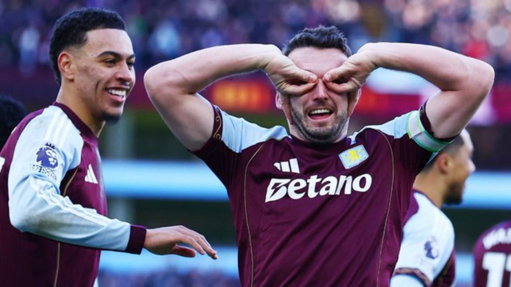 El Aston Villa de "Dibu" Martínez le ganó al Nottingham Forest y sueña con dar pelea por el título de la Premier League