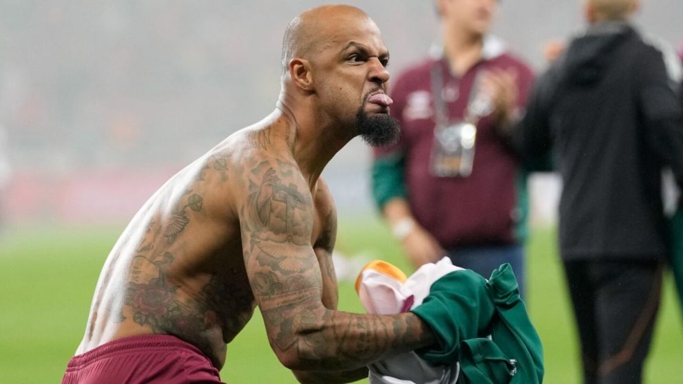 Felipe Melo no descansa ni en A�o Nuevo: el brasile�o, reconocido hincha de Boca, se mof� de River