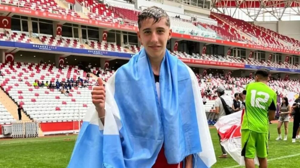 La madre del juvenil Luca Scarlato apuntó contra River tras la polémica salida de su hijo del club: "No se lo cuidó"