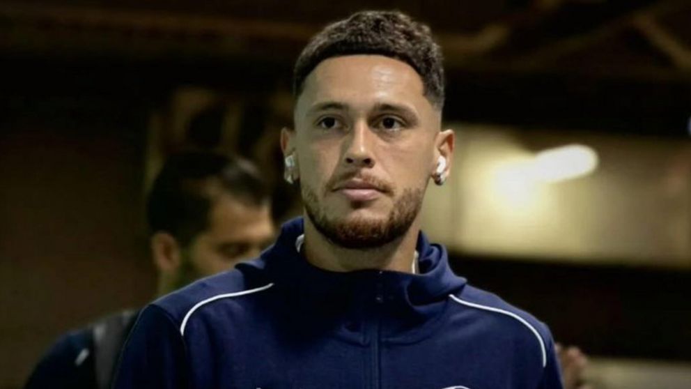 El tremendo calvario que vive Lucas Ocampos en México: el escalofriante síntoma que sufre tras fracturarse