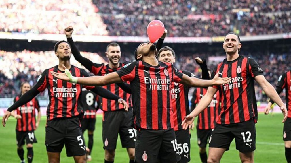 Milan goleó a Hellas Verona y recuperó la punta de la Serie A
