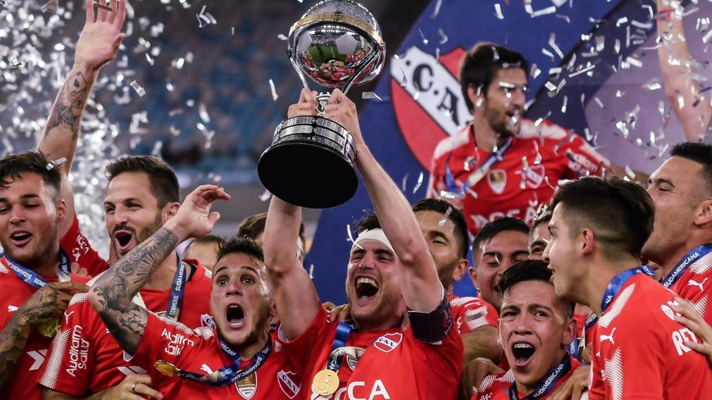 Fue campeón de la Copa Sudamericana con Independiente y vuelve al fútbol argentino para jugar en un nuevo club