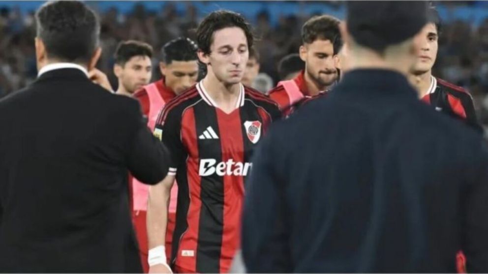 Atento River: el presidente de Vélez mostró interés en un futbolista muy criticado por los hinchas