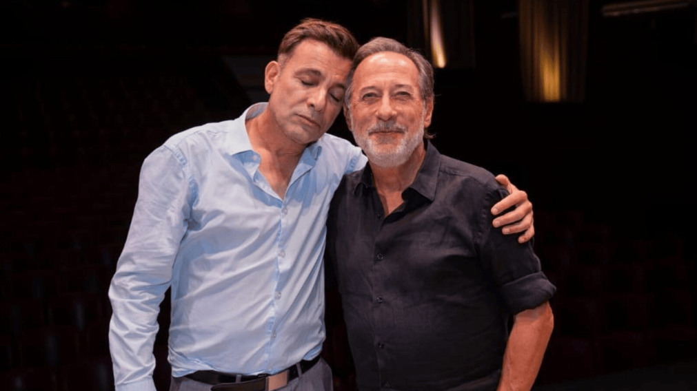 Martín Bossi, emocionado por la ovación de Guillermo Francella en el estreno de “La Cena de los tontos” en Mar del Plata.