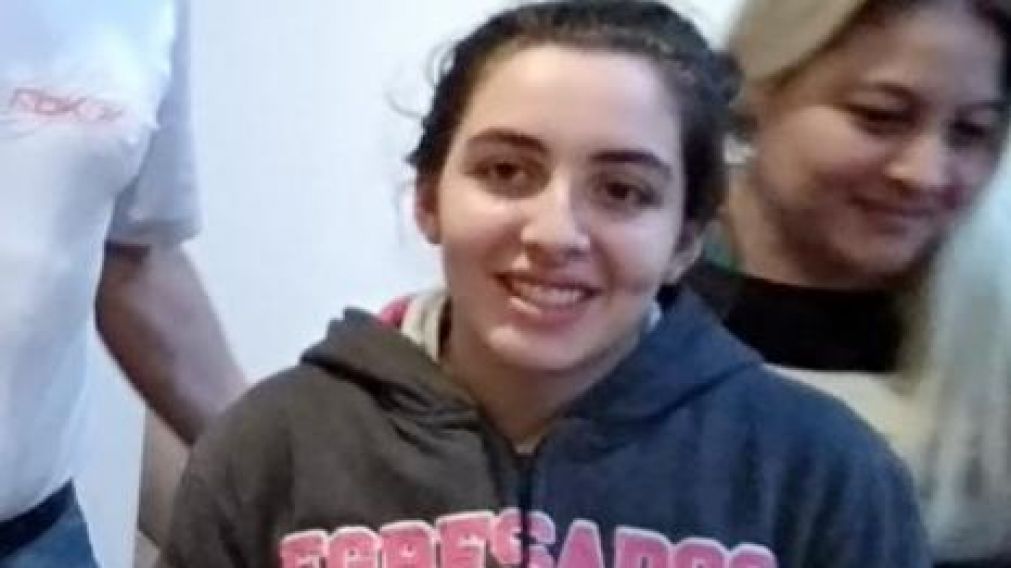 Tiene 19 años.