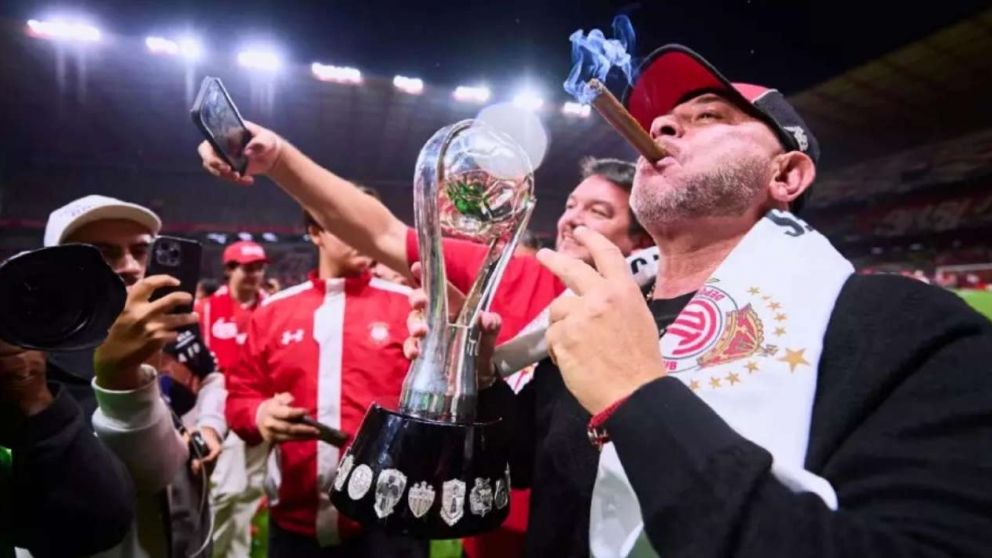 El Turco Mohamed se volvió viral por mostrarse en calzoncillos durante una entrevista: el video