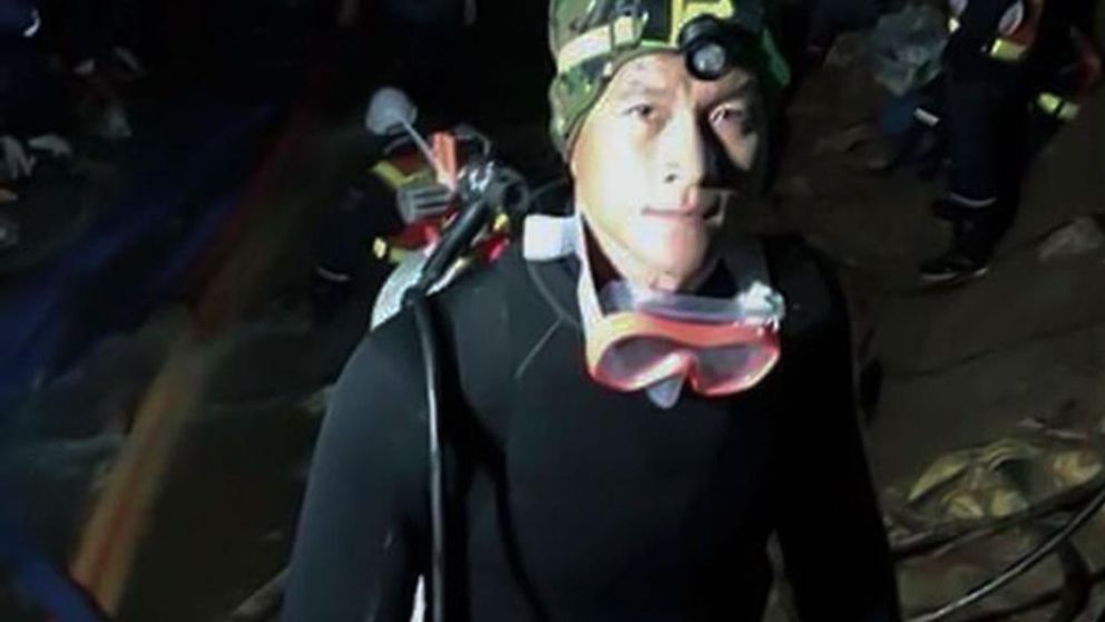 El ex miembro de la marina murió durante las tareas de rescate.