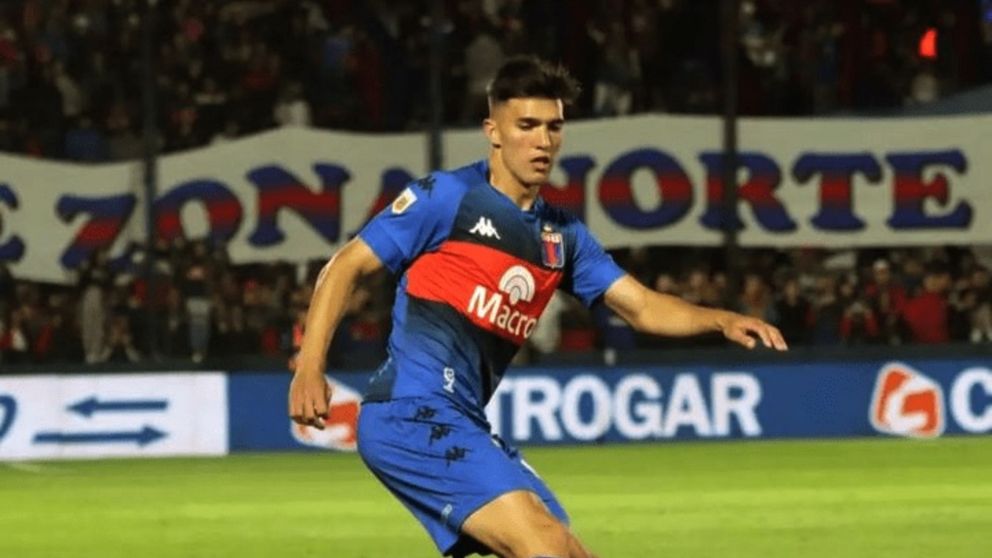 Martín Ortega, el lateral derecho que quiere Gustavo Costas para reemplazar a Facundo Mura en Racing