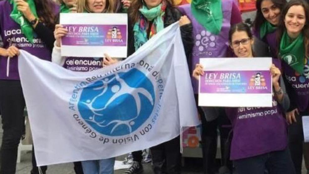 La ley Brisa fue promovida por el colectivo de mujeres.