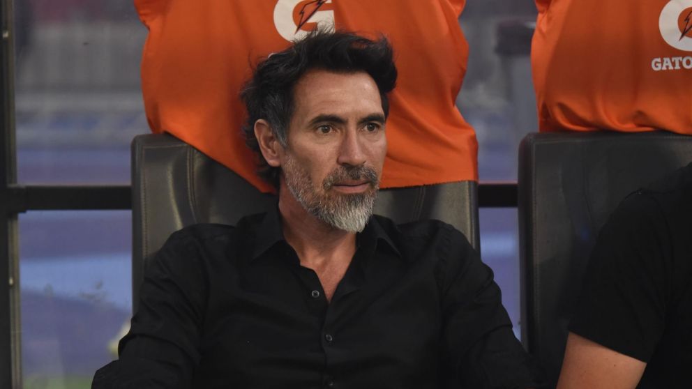 Las dos lesiones que preocupan en Estudiantes de cara a la final frente a Platense por el Trofeo de Campeones