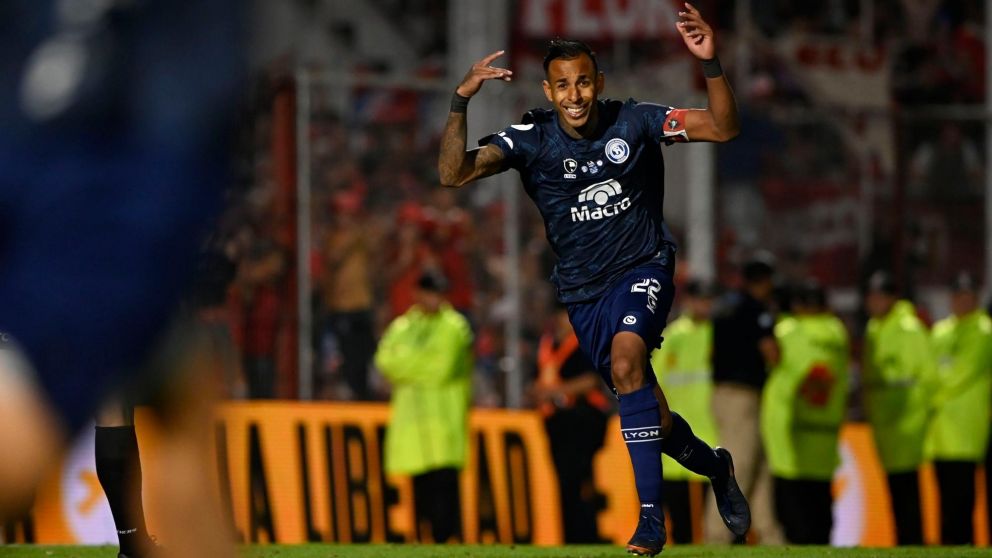 Sebasti�n Villa est� a un paso de llegar a un coloso del continente tras su paso por Independiente Rivadavia