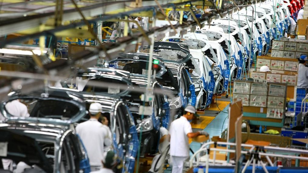 En mayo se exportó más y se vendieron 16,2% más vehículos al exterior.