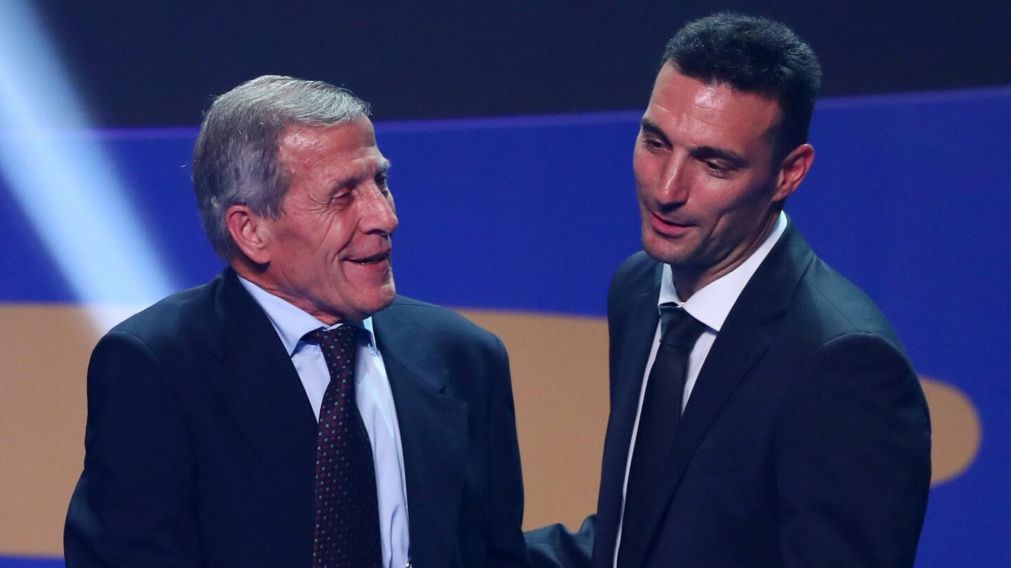 Lionel Scaloni participó de un emotivo homenaje para Oscar Tabarez: "Nunca olvidaré..."