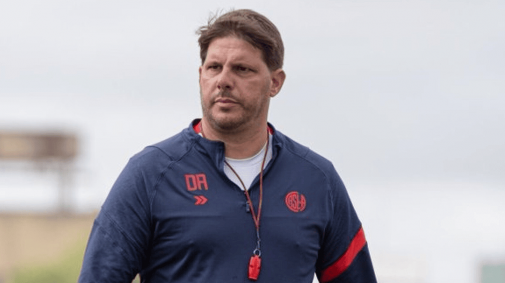 San Lorenzo busca refuerzos: el delantero que tiene en la mira Ayude para el 2026