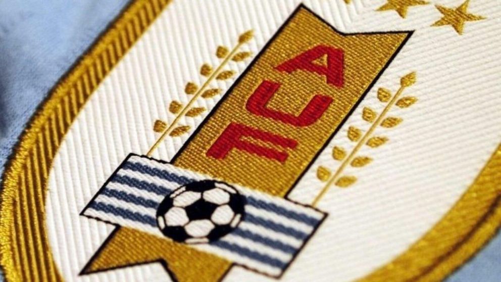 Se termin� la discusi�n: la FIFA defini� cu�ntas estrellas debe tener el escudo de Uruguay para el Mundial 2026