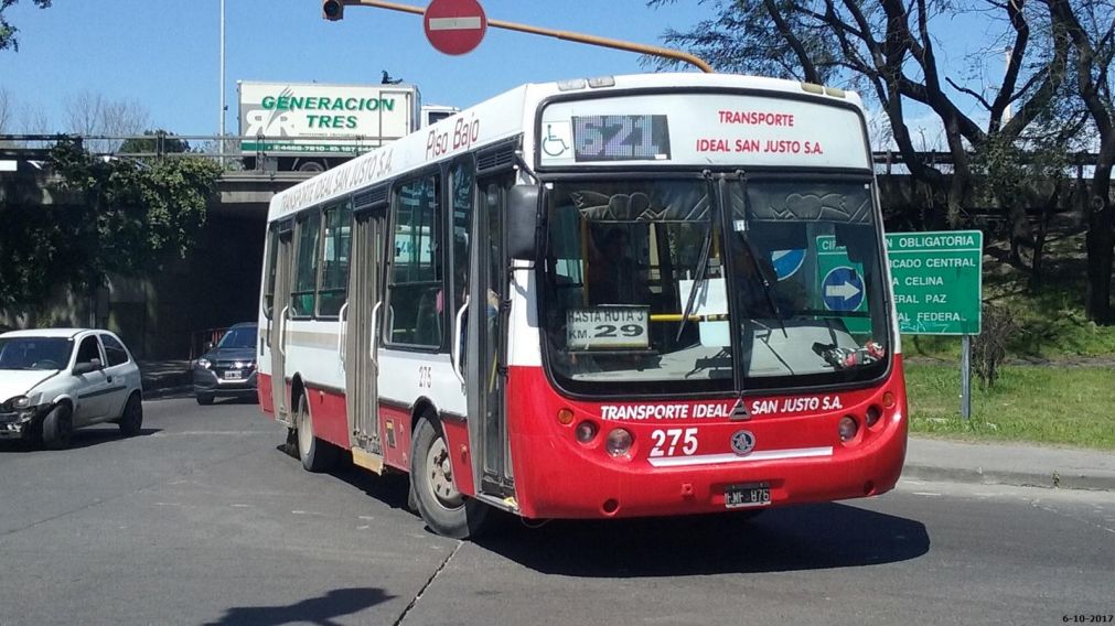 En un interno de esta línea de micros ocurrió el desagradable hecho.