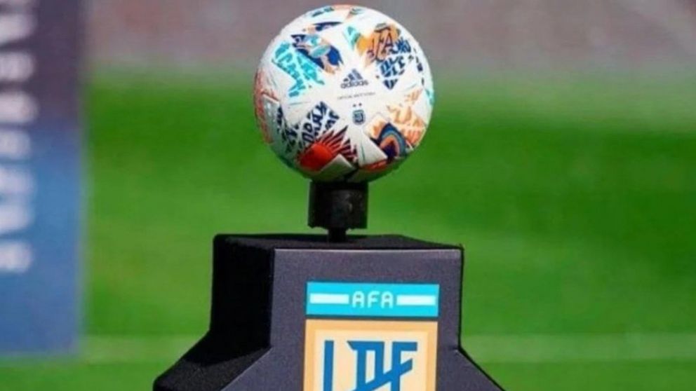Se confirmaron los árbitros de las semifinales del torneo Clausura: quiénes dirigirán Boca-Racing y Gimnasia-Estudiantes