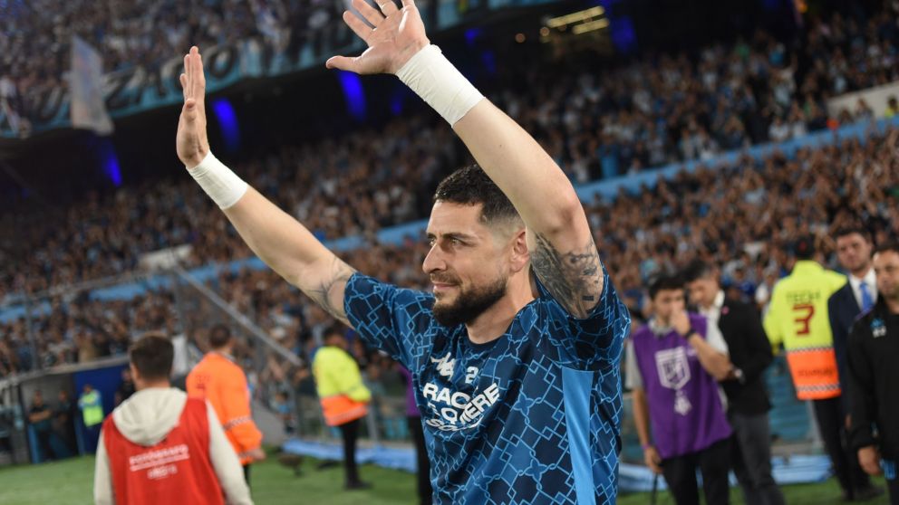 Gabriel Arias se despidi� del hincha de Racing con un Presidente Per�n repleto: el emotivo homenaje