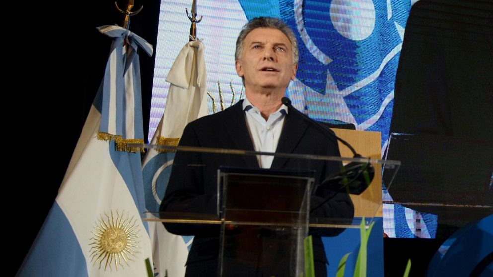 El presidente, en un reciente encuentro con empresarios pymes (Hernán Nersesián-Crónica).