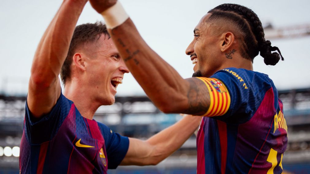 Barcelona se lo dio vuelta al Alav�s del Chacho Coudet y es l�der