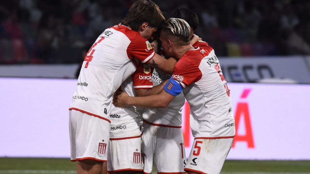 Estudiantes de La Plata se cargó a Central Córdoba de Santiago del Estero y está en semifinales del Torneo Clausura