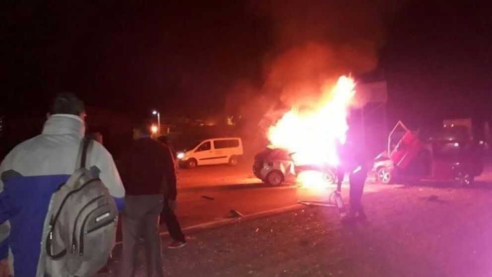 Dos personas murieron calcinadas en "palazo" frontal en Jujuy